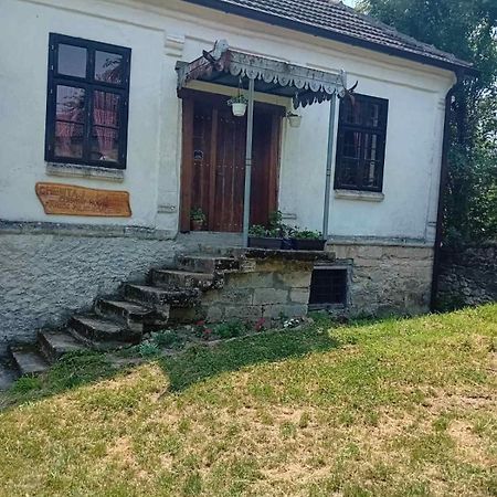 Апартаменты Country House Pivnica Milic Rogljevo Экстерьер фото